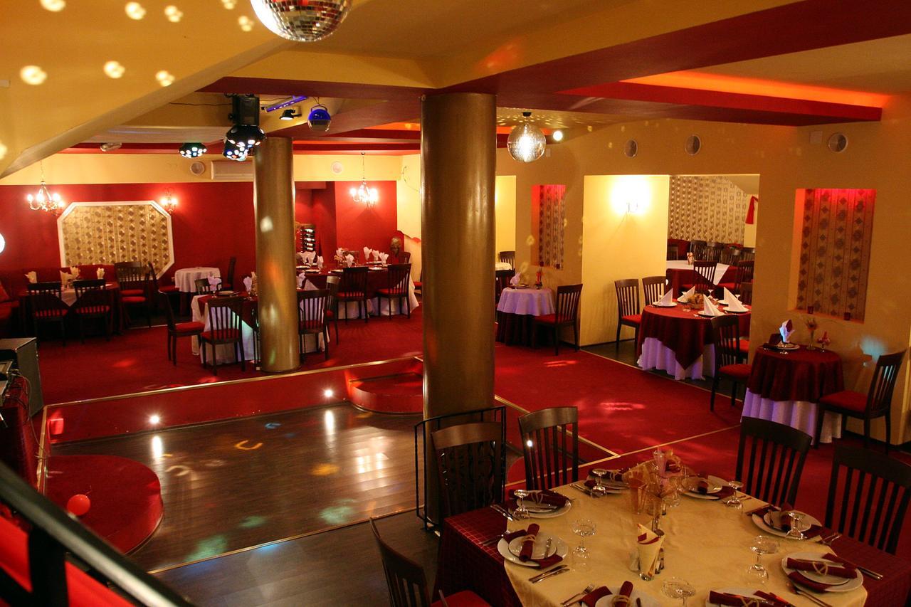 Charlino Plaza Hotel Русе Екстериор снимка