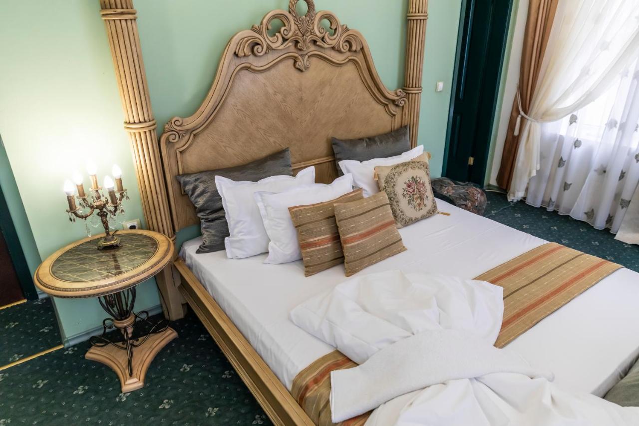 Charlino Plaza Hotel Русе Екстериор снимка